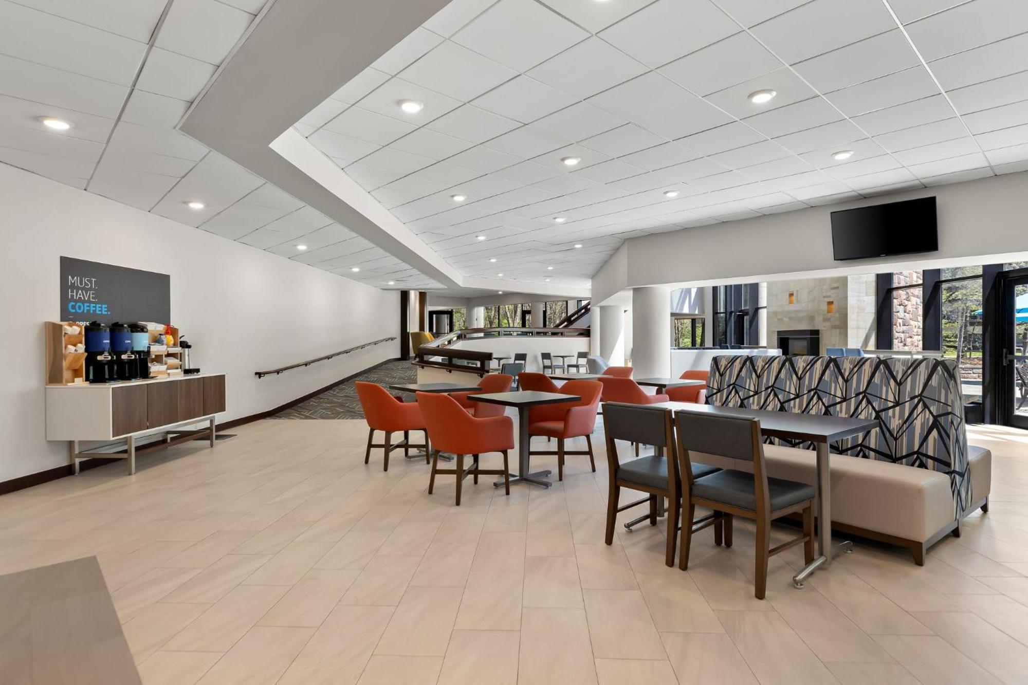 ฮอลิเดย์ อินน์ เอ็กซ์เพรส พรินซ์ตัน เซาท์อีสต์ Plainsboro ภายนอก รูปภาพ