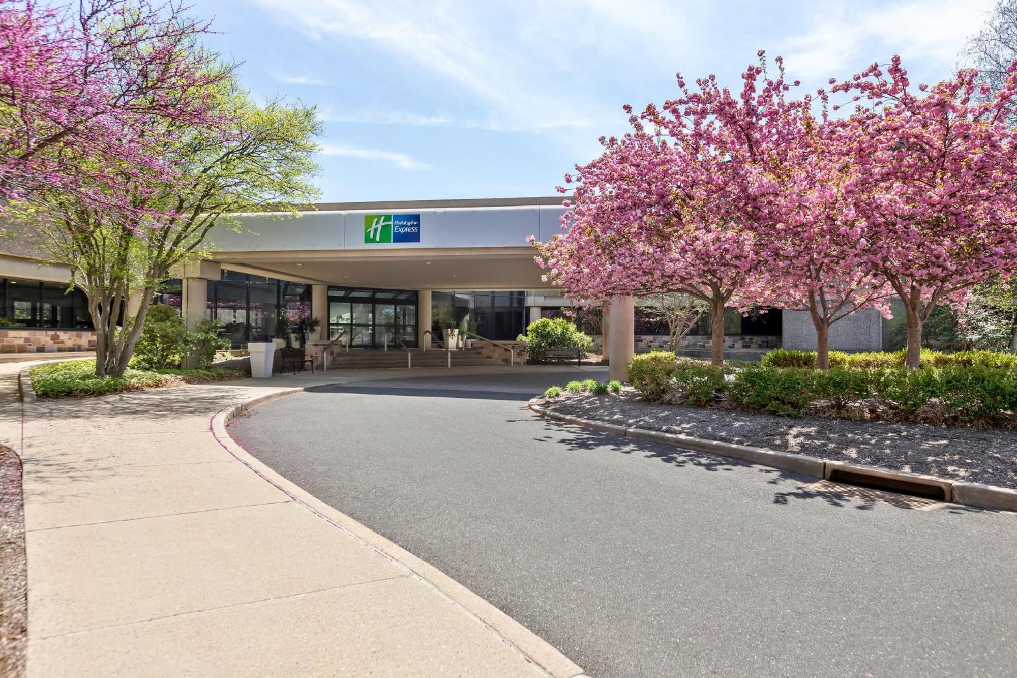 ฮอลิเดย์ อินน์ เอ็กซ์เพรส พรินซ์ตัน เซาท์อีสต์ Plainsboro ภายนอก รูปภาพ